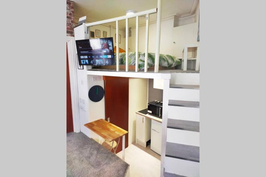 ボーンマスCute & Cosy Loft-Style Studio Close To Beachアパートメント エクステリア 写真